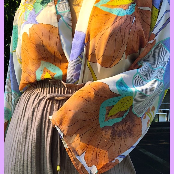 SOLD - Colorful Kimono (Flower Print) 💕💦 - Picture 1 of 2